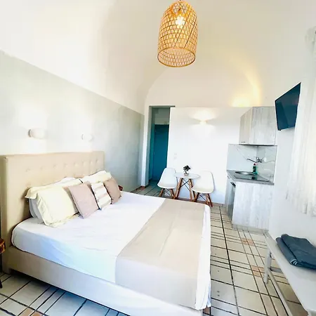 Arapiou Aparthotel Perivolos (Santorini)