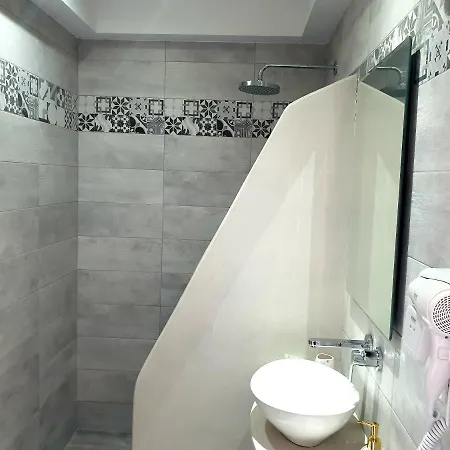 Arapiou מלון דירות 4*