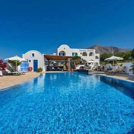 Arapiou 3* Perivolos (Santorini)