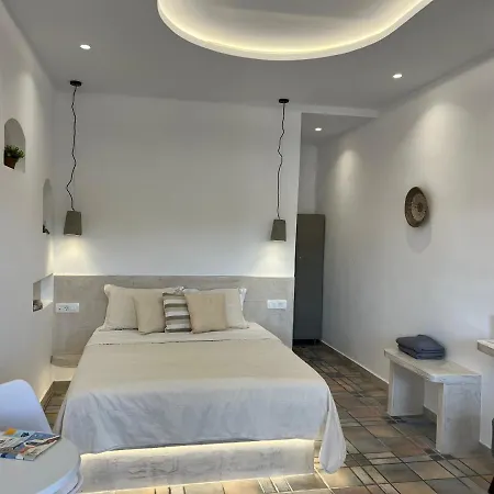 Arapiou Aparthotel Perivolos (Santorini)