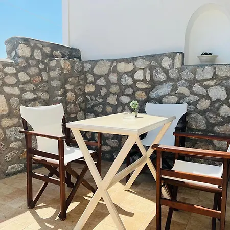 Arapiou Aparthotel Perivolos (Santorini)