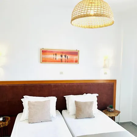 Arapiou Aparthotel Perivolos (Santorini)