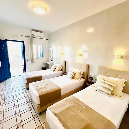 Arapiou 4* Perivolos (Santorini)