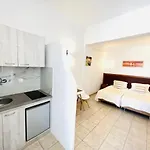 Arapiou Perivolos (Santorini)