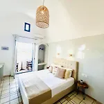 Arapiou Lägenhetshotell 4*